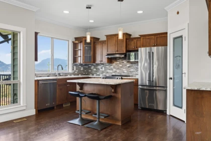 43726 Alameda Drive, Chilliwack, BC, Chilliwack — Single Family Residence for sale