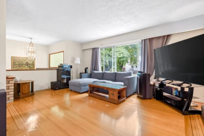 Breakfast Nook Photo of 2175 Waverley Avenue, Vancouver, BC