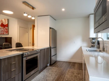 7211 N Fitzsimmons Road, Whistler, BC, Whistler — Single Family Residence for sale
