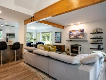 7211 N Fitzsimmons Road, Whistler, BC, Whistler — Single Family Residence for sale