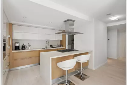 Kitchen Photo of 305 8 Smithe Mews, Vancouver, BC