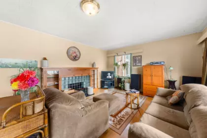 Kitchen Photo of 9841 121 Street, Surrey, BC