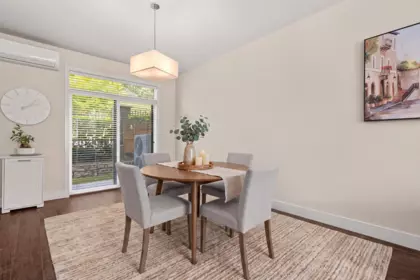Breakfast Nook Photo of 17 1968 North Parallel Road, Abbotsford, BC