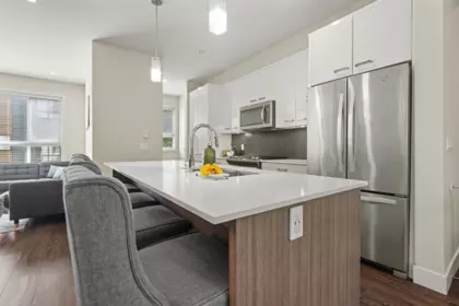 Kitchen Photo of 17 1968 North Parallel Road, Abbotsford, BC