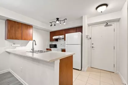 212 10088 148th Street, Surrey, BC, Surrey — Apartment/Condo for sale