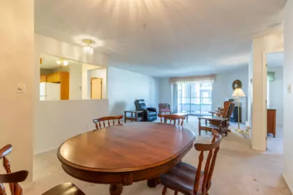 Kitchen Island Photo of 238 2451 N Gladwin Road, Abbotsford, BC