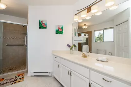 Hallway Photo of 118 15121 19 Avenue, Surrey, BC