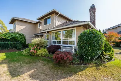 Hot Tub / Spa Photo of 118 15121 19 Avenue, Surrey, BC