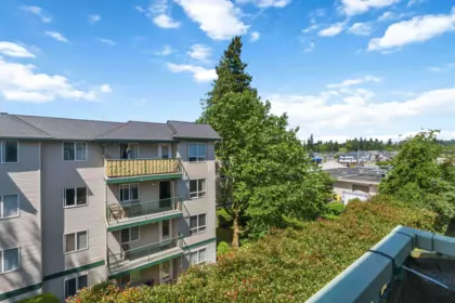 Staircase Photo of 405 2435 Center Street, Abbotsford, BC