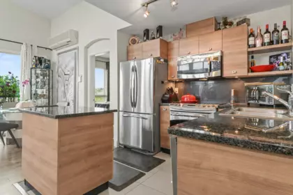 Kitchen Photo of 401 6688 120 Street, Surrey, BC