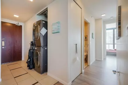 1101 6823 Station Hill Drive, Burnaby, BC, Burnaby — Apartment/Condo for sale