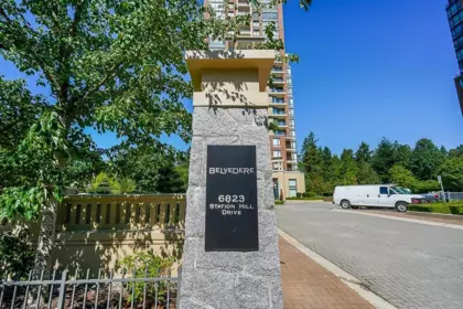 1101 6823 Station Hill Drive, Burnaby, BC, Burnaby — Apartment/Condo for sale