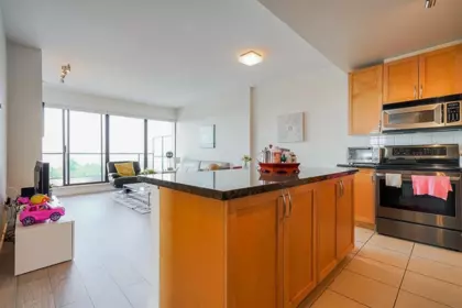 1101 6823 Station Hill Drive, Burnaby, BC, Burnaby — Apartment/Condo for sale