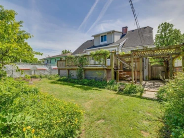 Garden / Landscaping Photo of 2087 E 26th Avenue, Vancouver, BC