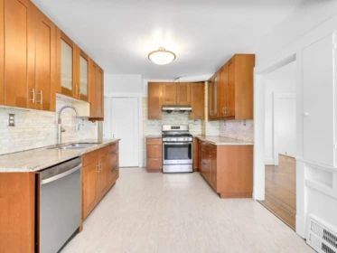 Kitchen Island Photo of 2087 E 26th Avenue, Vancouver, BC