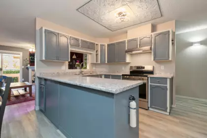 Entry Foyer Photo of 302 9006 Edward Street, Chilliwack, BC