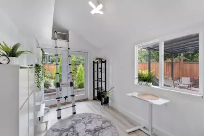 Hallway Photo of 1401 Apel Drive, Port Coquitlam, BC