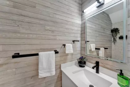 Mudroom Photo of 1401 Apel Drive, Port Coquitlam, BC