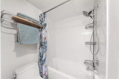 Powder Room Photo of 1207 1330 Harwood Street, Vancouver, BC