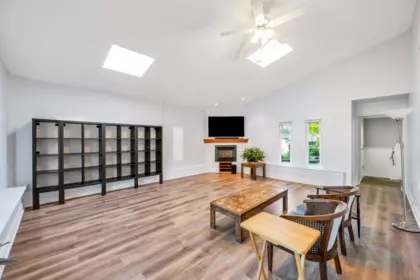 Breakfast Nook Photo of 466 55 Street, Tsawwassen, BC