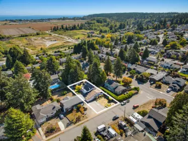 Exterior Rear Photo of 466 55 Street, Tsawwassen, BC