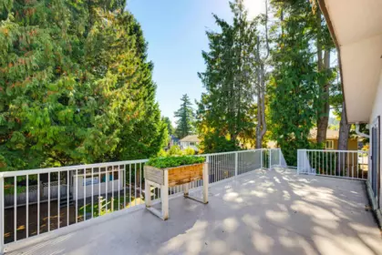 Front Yard Photo of 466 55 Street, Tsawwassen, BC