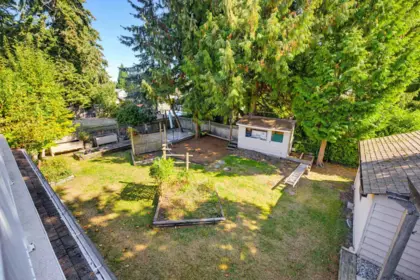 Garden / Landscaping Photo of 466 55 Street, Tsawwassen, BC