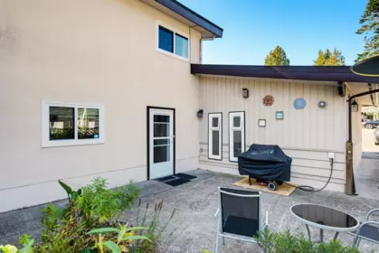 Hot Tub / Spa Photo of 466 55 Street, Tsawwassen, BC