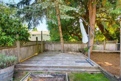 Outdoor Kitchen Photo of 466 55 Street, Tsawwassen, BC