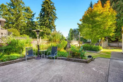 Swimming Pool Photo of 466 55 Street, Tsawwassen, BC