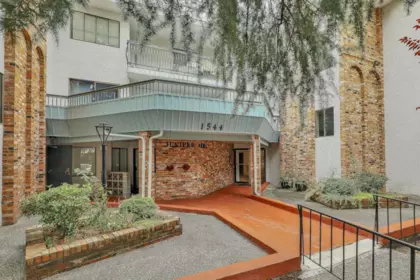 Swimming Pool Photo of 207 1544 Fir Street, White Rock, BC