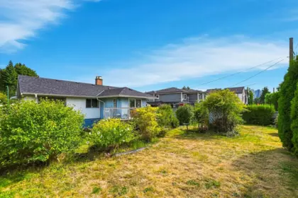 Backyard Photo of 4335 Barker Avenue, Burnaby, BC