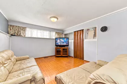 Basement Recreation Room Photo of 4335 Barker Avenue, Burnaby, BC