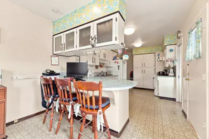 Breakfast Nook Photo of 4335 Barker Avenue, Burnaby, BC