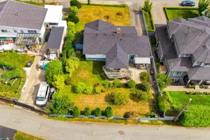 Front Yard Photo of 4335 Barker Avenue, Burnaby, BC