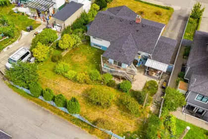 Garden / Landscaping Photo of 4335 Barker Avenue, Burnaby, BC