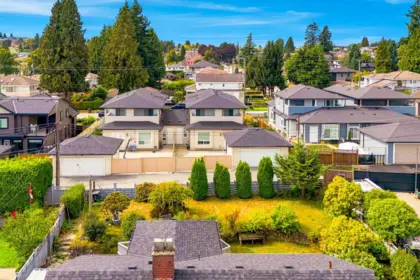 Hot Tub / Spa Photo of 4335 Barker Avenue, Burnaby, BC