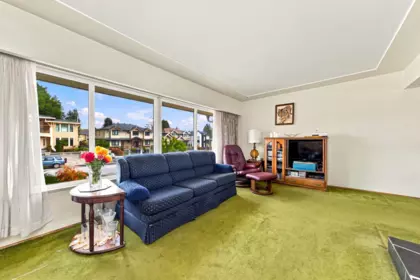 Living Room Photo of 4335 Barker Avenue, Burnaby, BC