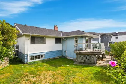 Outdoor Deck Photo of 4335 Barker Avenue, Burnaby, BC