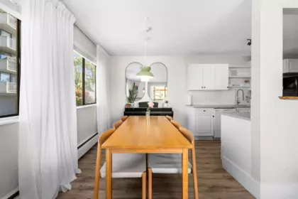 202 1610 Chesterfield Avenue, North Vancouver, BC, North Vancouver — Apartment/Condo for sale