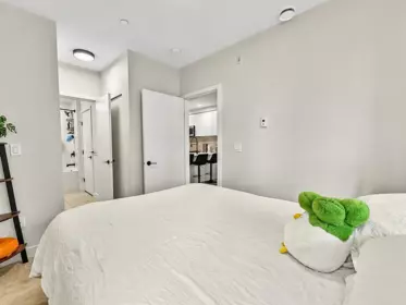 Guest Bathroom Photo of 421 13238 105 Avenue, Surrey, BC