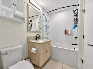Mudroom Photo of 421 13238 105 Avenue, Surrey, BC