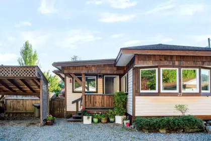 1413 Sunshine Coast Highway, Gibsons, BC, Gibsons — Manufactured Home for sale