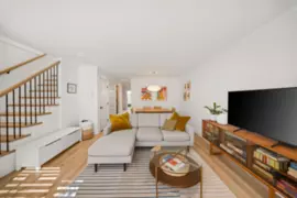 18 222 E 5th Street, North Vancouver, BC