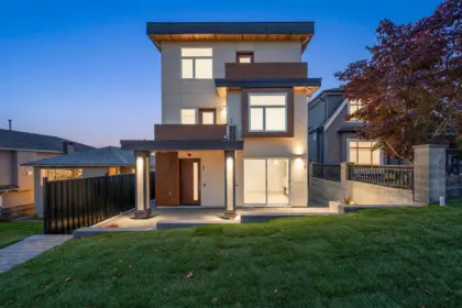 1 3034 E 5th Avenue, Vancouver, BC, Vancouver — Half Duplex for sale