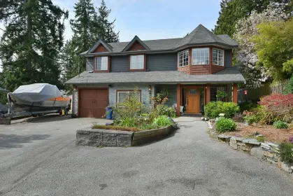 1211 Carol Place, Gibsons, BC, Gibsons — Single Family Residence for sale