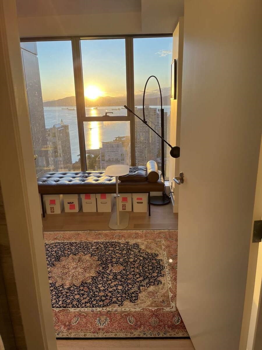 Breakfast Nook Photo of 3703 1480 Howe Street, Vancouver, BC