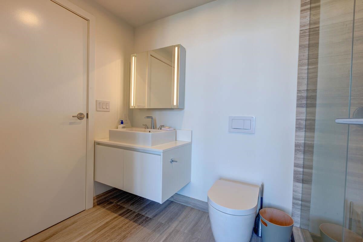 Hot Tub / Spa Photo of 3703 1480 Howe Street, Vancouver, BC