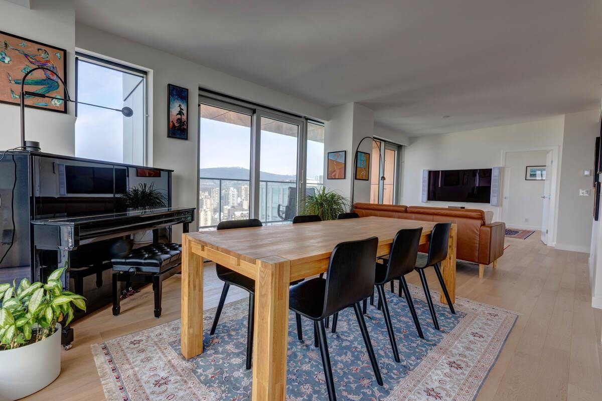 Staircase Photo of 3703 1480 Howe Street, Vancouver, BC