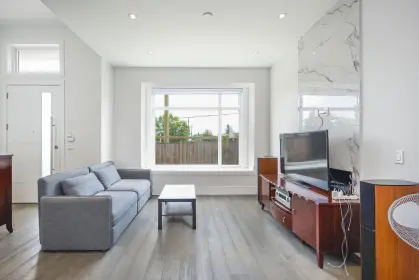 6759 Canada Way, Burnaby, BC, Burnaby — Half Duplex for sale